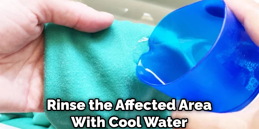 Rinse the Affected Area With Cool Water